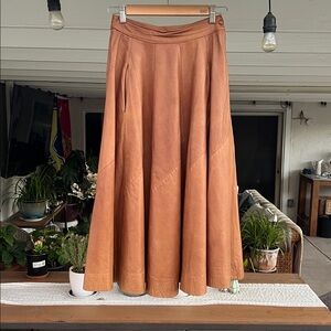 Gorgeous Vintage La Pelle Italian flowy leather skirt